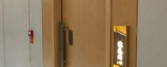 娛樂(lè)場(chǎng)所防火套裝門